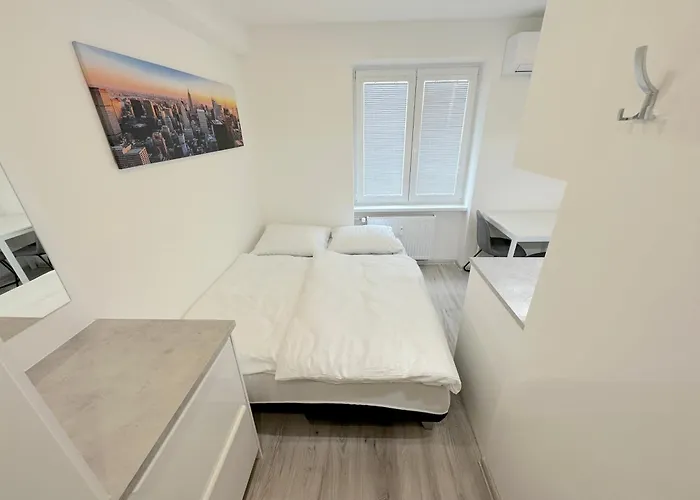 Krasny - Garzonka V Novom Meste Appartement *